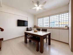 Blk 323 Jurong East Street 31 (Jurong East), HDB Executive #637202661